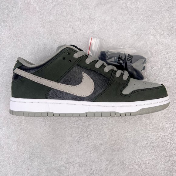 Perfect condition and never worn! main image 8